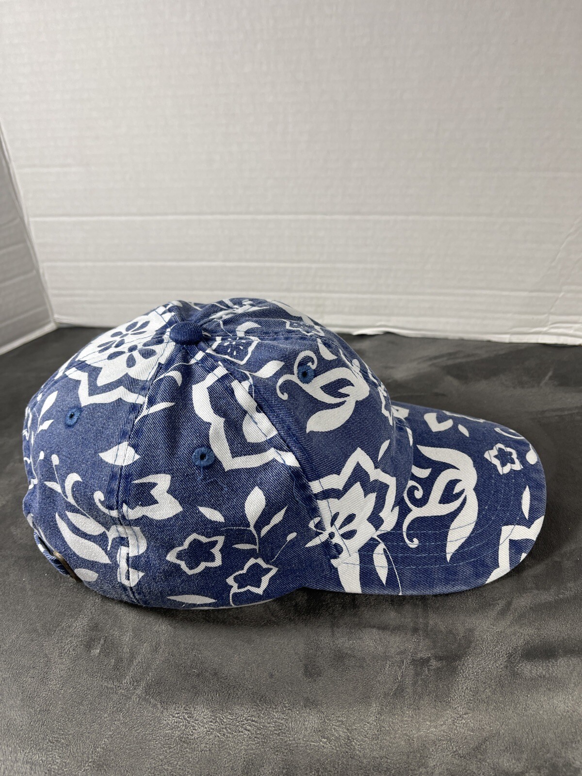 Spring Time Garden Flower Pattern Hat Cap Blue Wh… - image 6