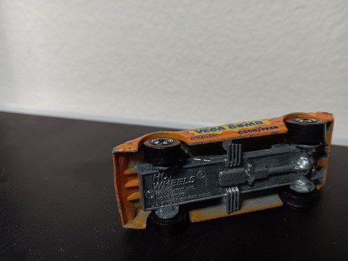 Vintage Mattel 1969 Hot Wheels Redline VEGA BOMB Orange Enamel Diecast HTF Toy - Picture 3 of 4