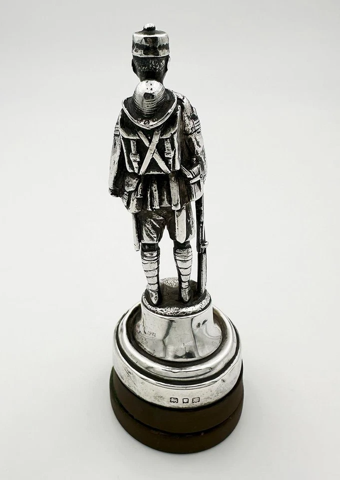 GURKHA FIGURINE STERLING SILVER GEORGE V LONDON 1927 GOLDSMITHS & SILVERSMITHS — 第 3/4 张图片