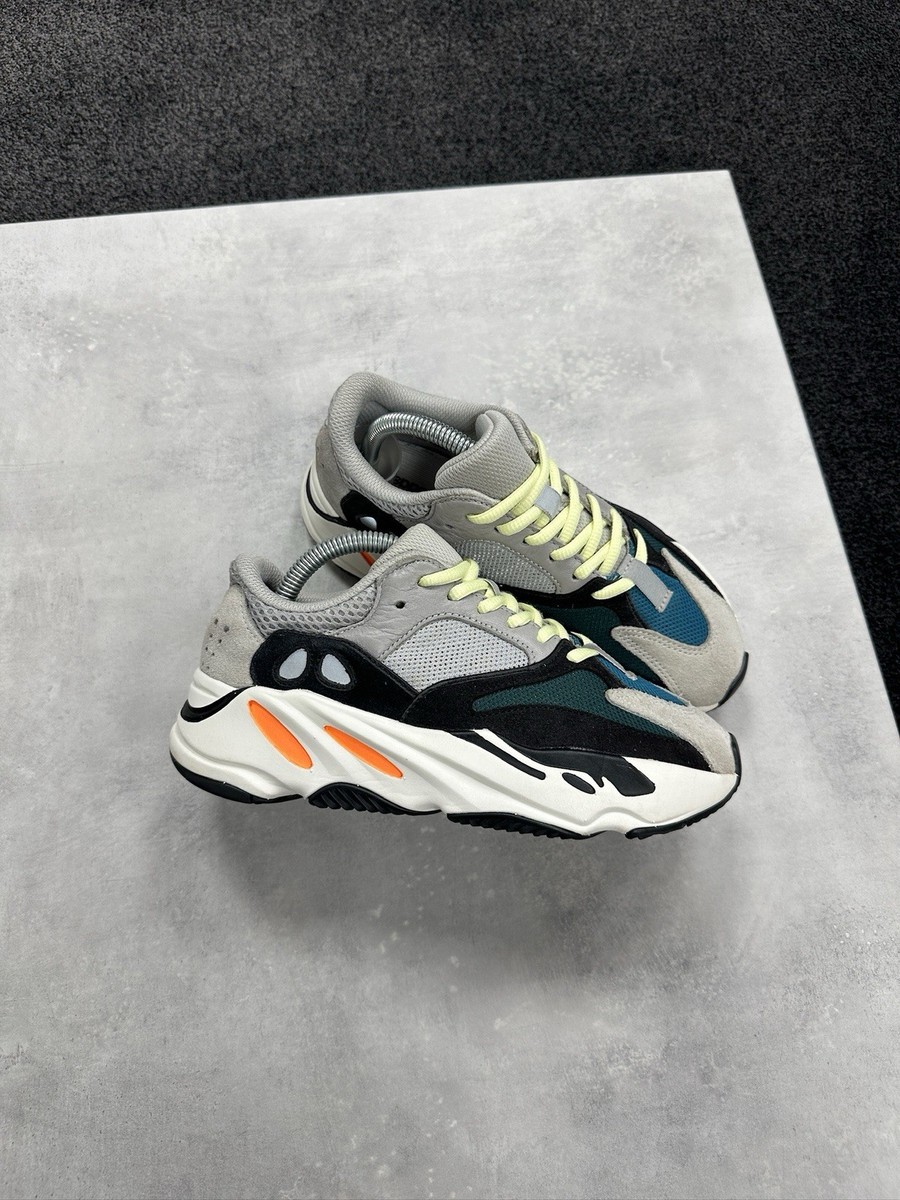 yeezy 700 og