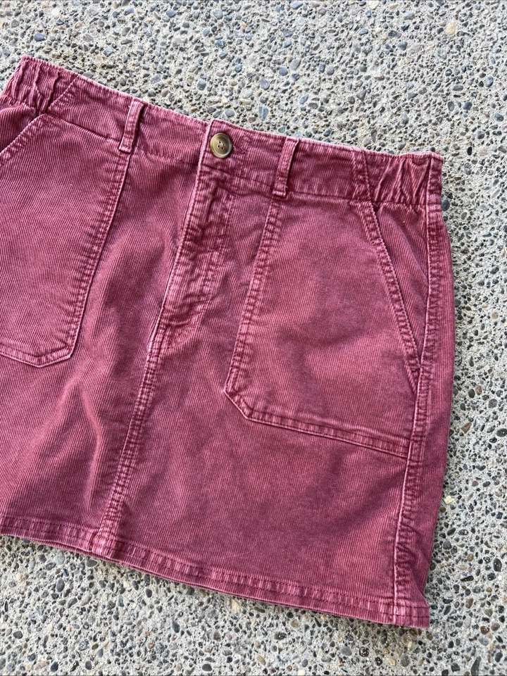Falda Pana Granate American Eagle Talla 8 Botón Delantero Foto 2 de 4