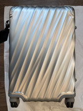 Estuche de Mano Internacional TUMI 19 Grados Aluminio 22", Plateado