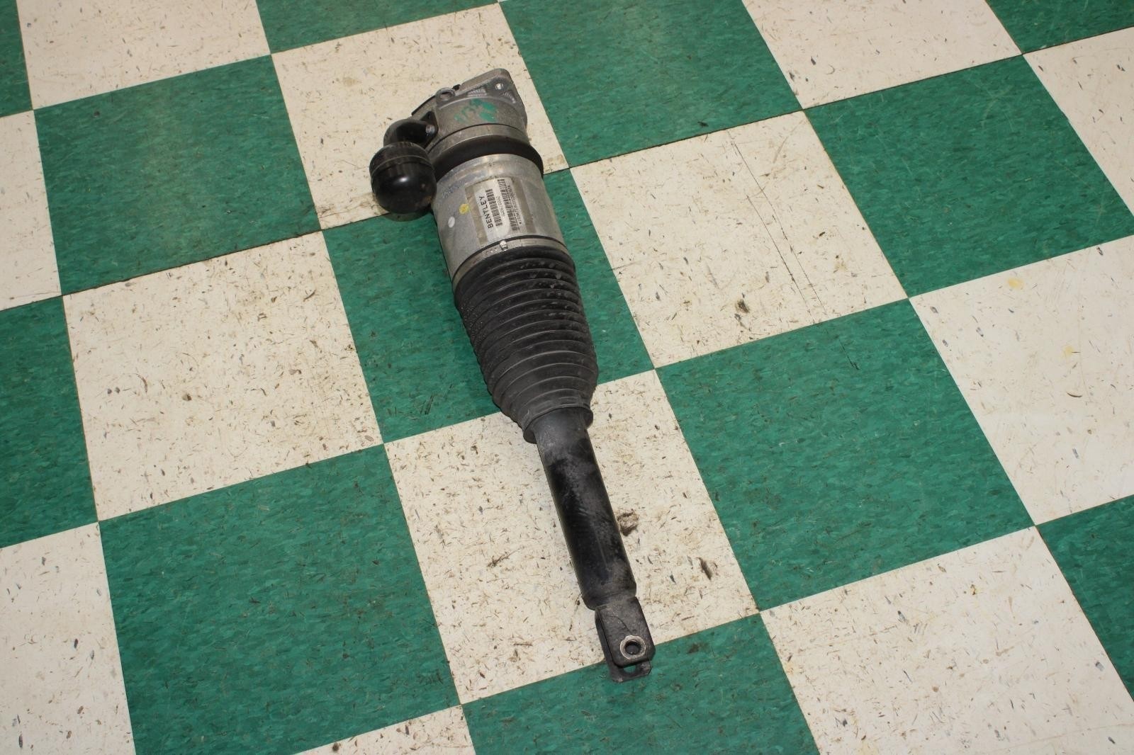 Bentley Flying Spur 2013-2018 Rear Right Air suspension strut