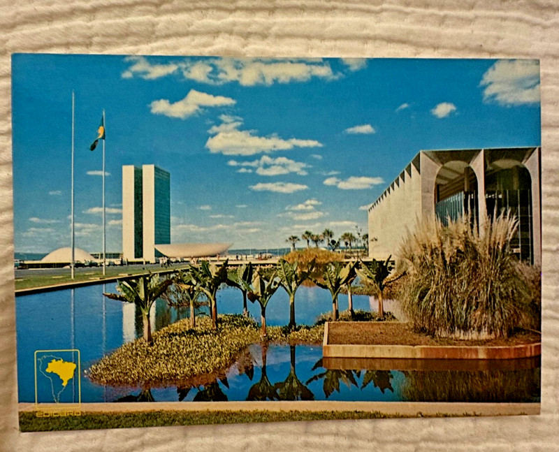 Brasil Lake Of The National "Itamarati"  Palace Vintage Postcard