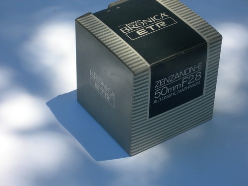 Objetivo Bronica ETR 50mm f/2.8 Zenzanon-E.   Solo caja - Imagen 1 de 3