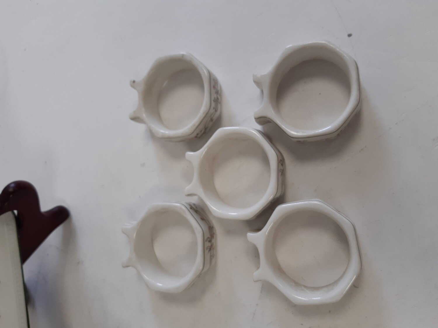 Johnson Brothers Eternal Beau Dinner Serving Set Including Plate Clock