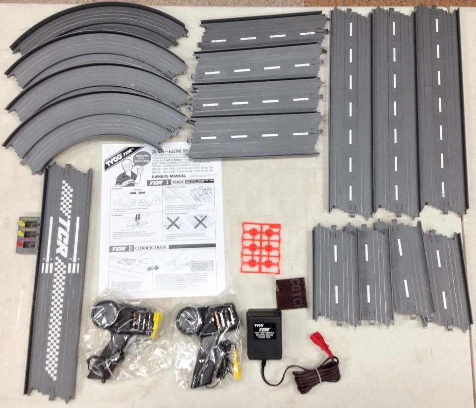 Tyco TCR 1993 sin usar coche ranura sin ranura control total juego de carreras 13 ft + 2 vehículos! Foto 2 de 4