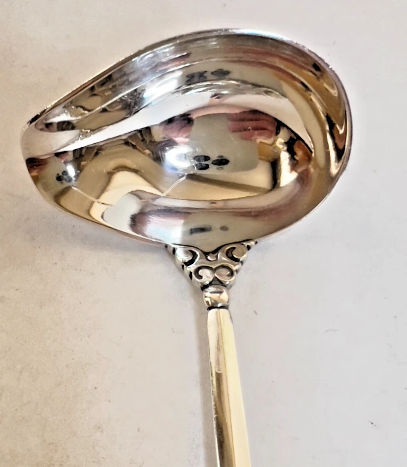1 GEORG JENSEN ACANTHUS STERLING 6 3/8" SAUCE, CREAM LADLE HAND POLISHED NO MONO
Opens in a new wind