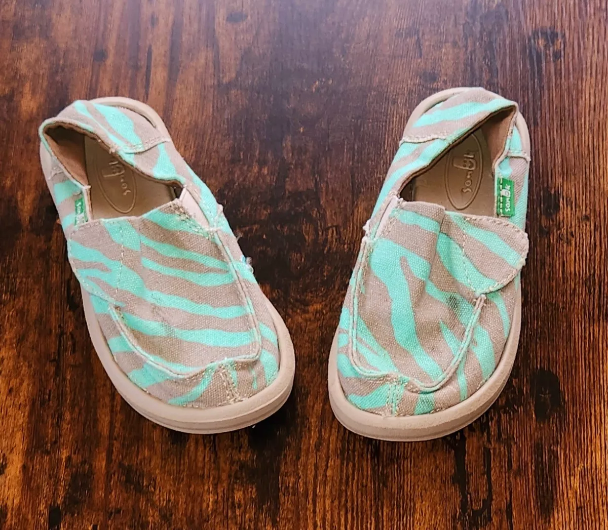 Sanuk Shoes Girls Size 10 Turquoise Zebra Stripes