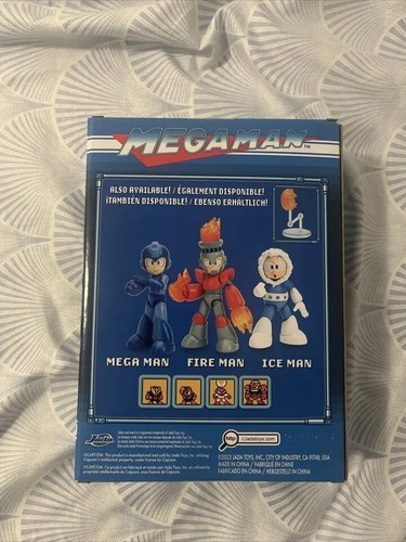 FIRE MAN 5.5" MOVEABLE FIGURE W/ACCESSORIES & ALTERNATES MEGA MAN BY JADA - Picture 3 of 5