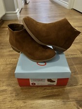 Brand New Cat Jack Ankle Boots. Size 4
