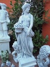 Steinfigur "Frau mit Blumenkorb" Steinguss, Gartenfigur, Statue Gartendekoration