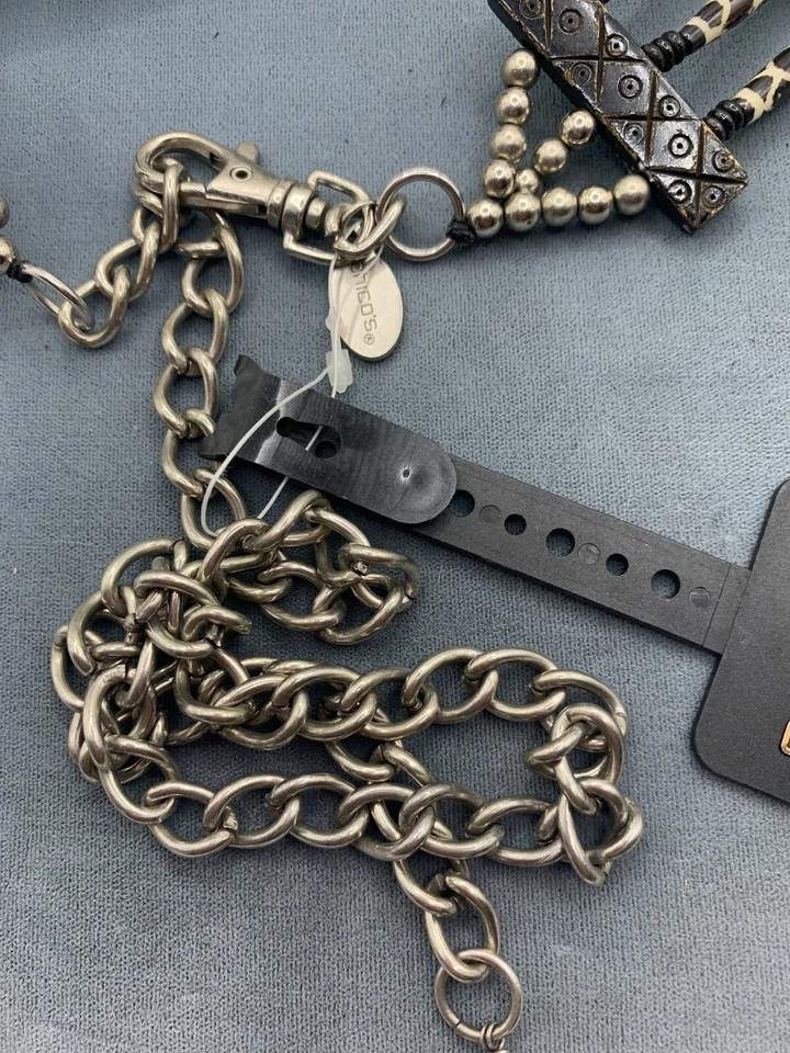 Cinturón Marca Chico's Blanco y Negro Estampado Animal Cadena Plateada Ajustable Talla S/M Foto 4 de 4