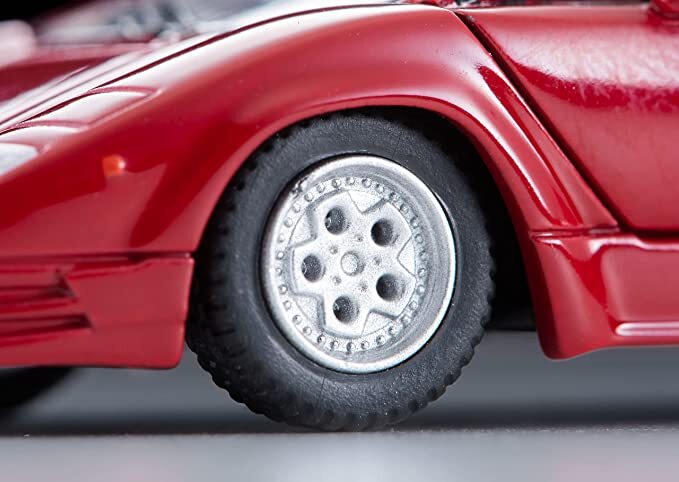 The 1/64 Lamborghini Countach 25th Anniversary from Tomica, a review by