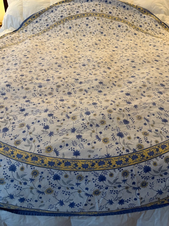 Toalha de mesa redonda francesa Williams Sonoma azul amarelo branco estampa de bloco 90" - Imagem 2 de 4