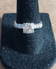 Diamond Engagement Ring - Platinum- 1.10 Total carat weight - Size 7 - 4.2g