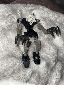 Lego Bionicle Toa Onua 8532- No Mask figure  Good Vintage Condition Figures