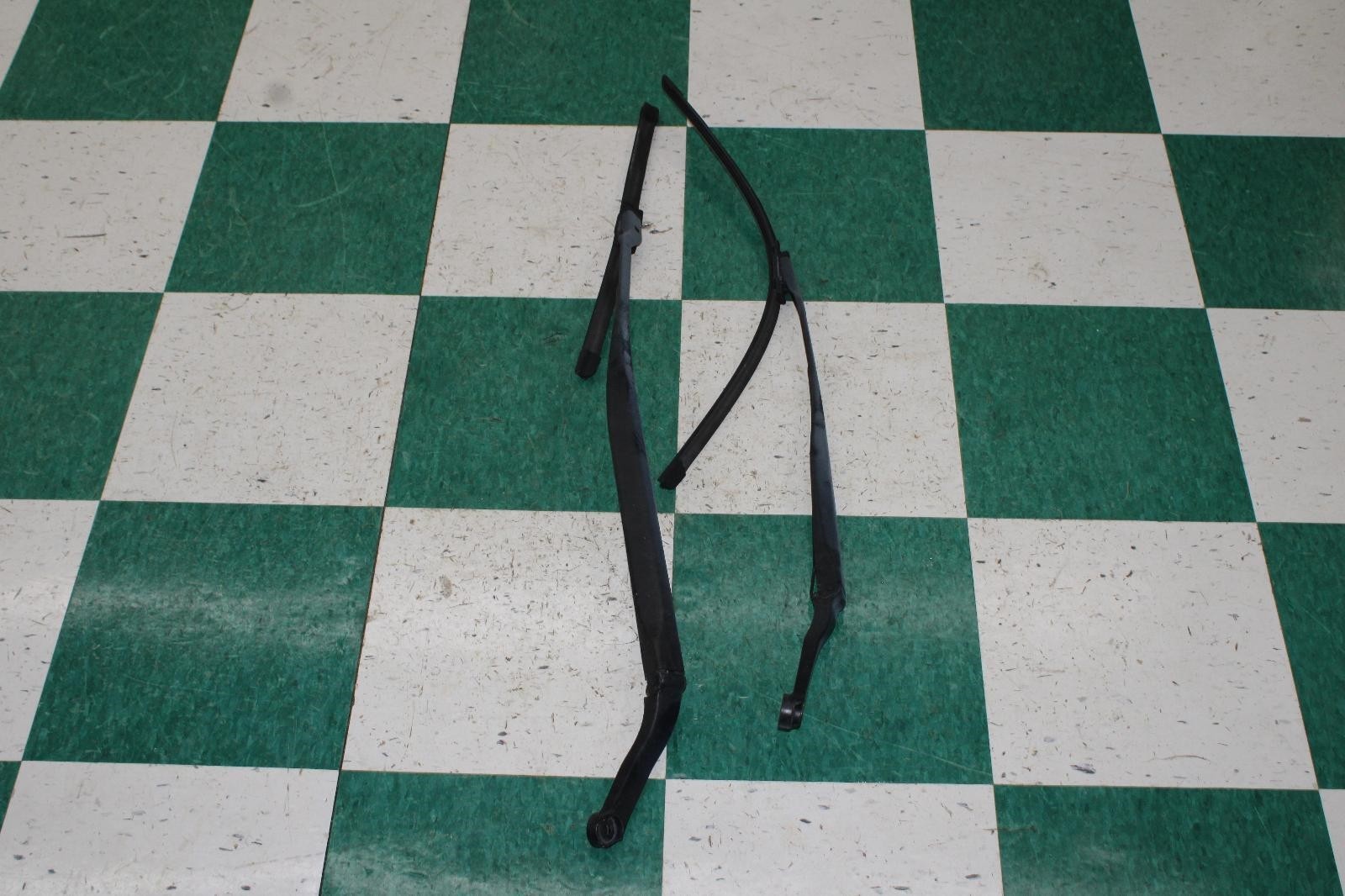 14-19 Ghibli Driver Passenger LH RH OEM Windshield Wiper Arm Pair 2x Factory WTY