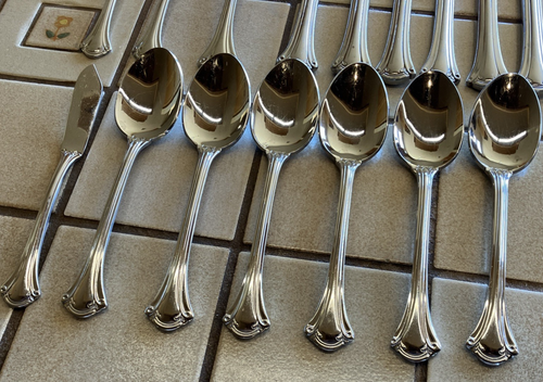 WALLACE RESPLENDENCE 18/10 STAINLESS FLATWARE 16 PIECE LOT free ship - Picture 2 of 8