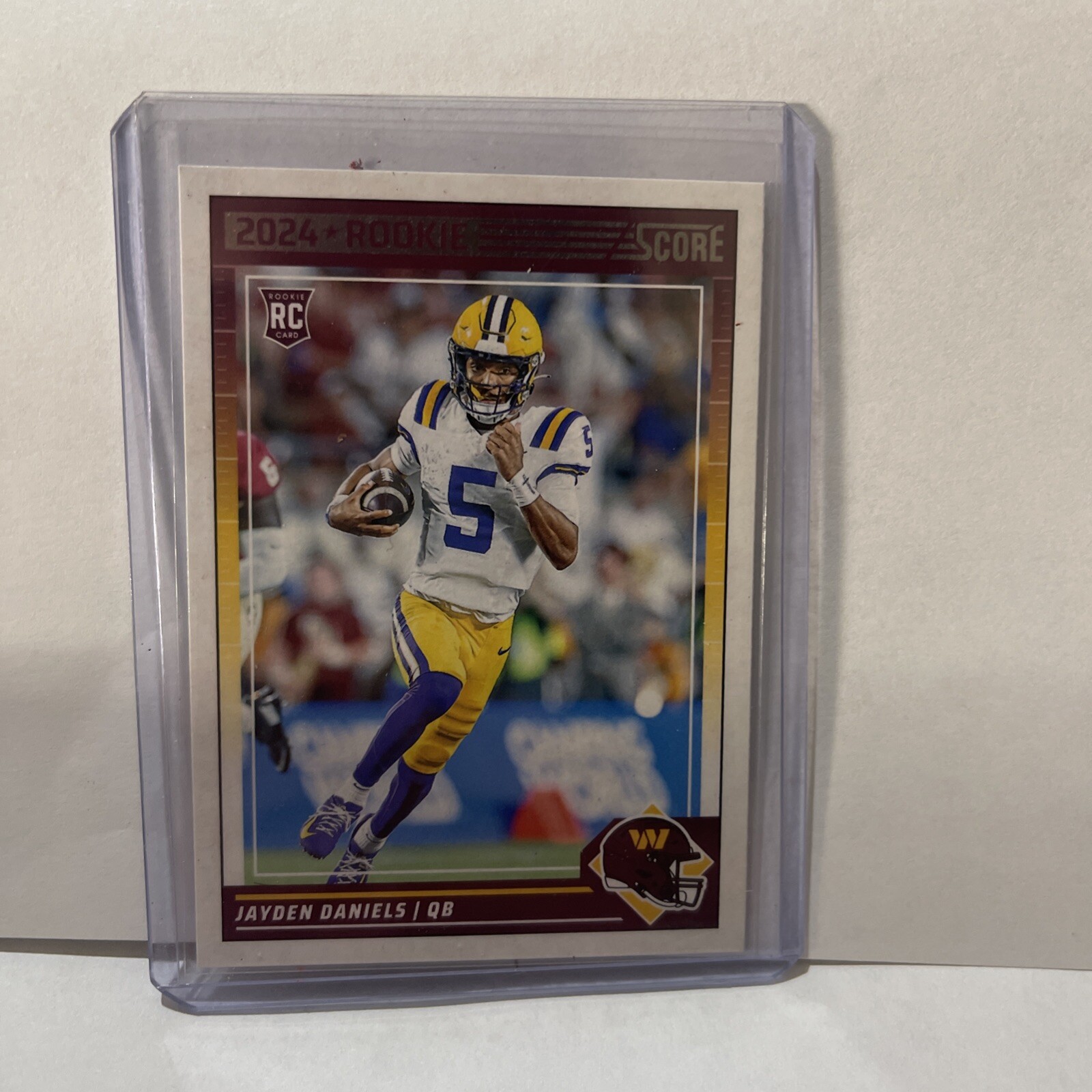 2024 Score - Rookies Jayden Daniels #302 Red (RC)