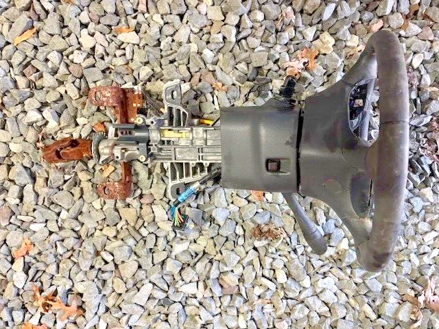 Coluna de direção usada original 1999-2004 Ford Mustang com roda - Imagem 4 de 4