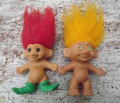Paar Vintage Trolle, ein Russ Elf Troll plus ein gelbhaariger