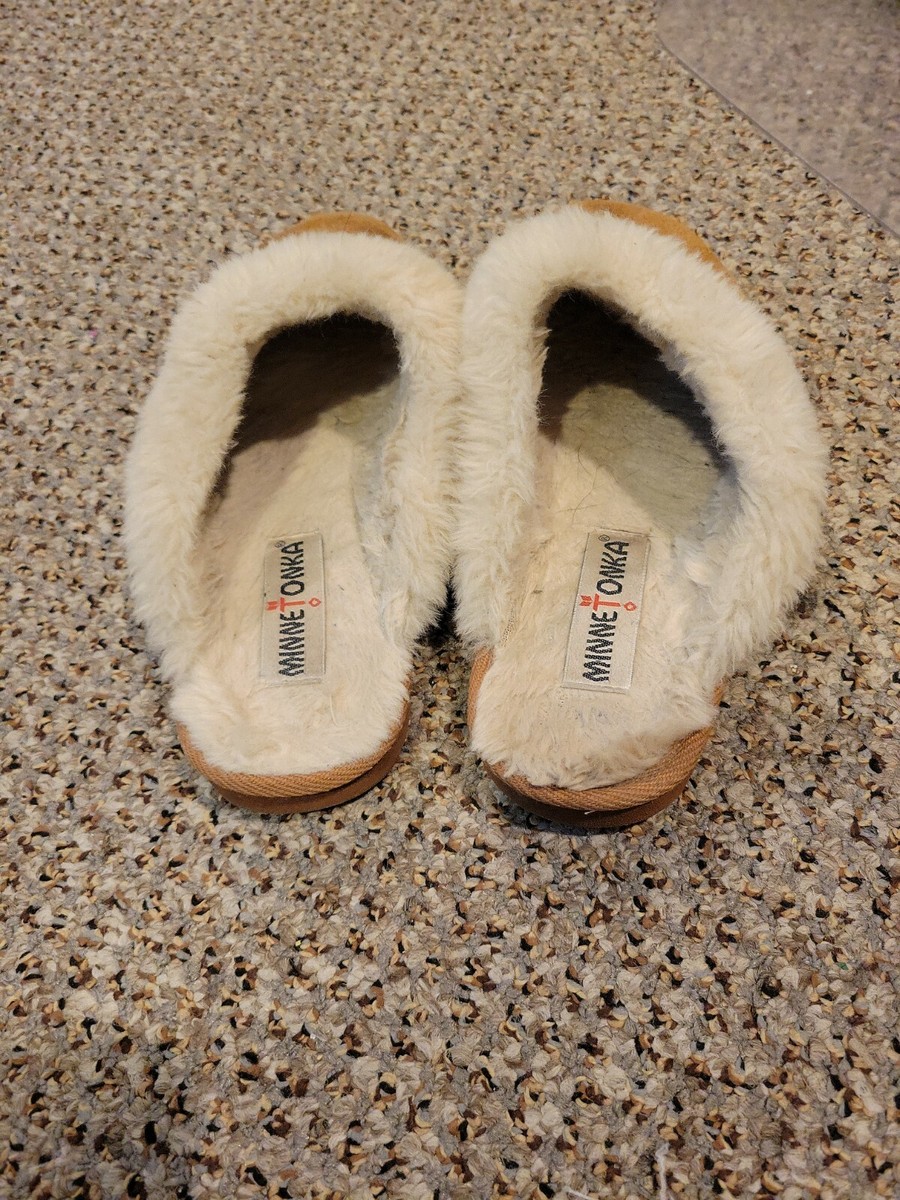 Minnetonka Scuff Slippers MINNETONKA Chesney Scuff Slipper