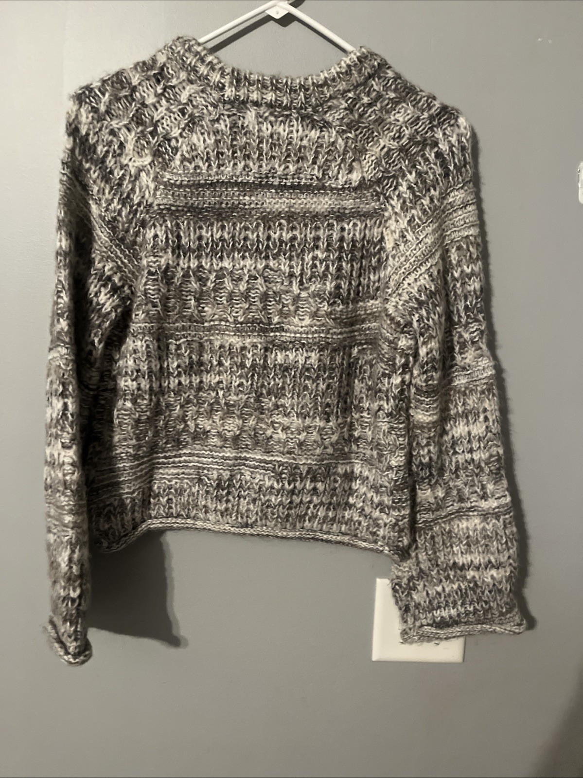 Universal Thread Women's Grey  Pullover Crew Neck… - image 4