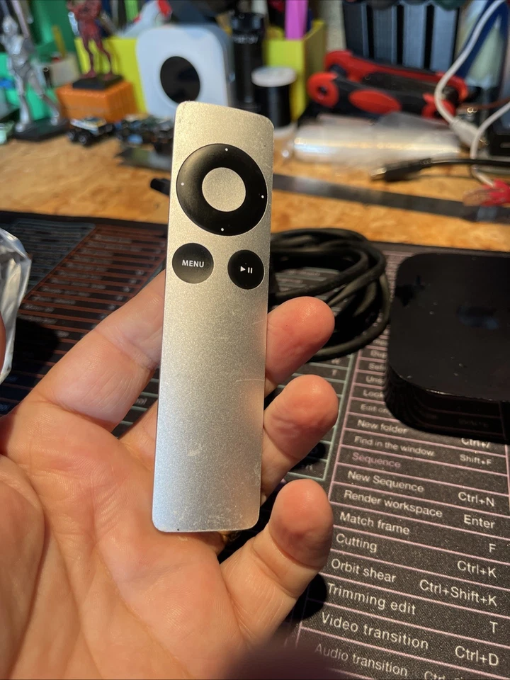 Apple TV (2nd Gen) A1378 MC572B/A — tested working (720p) — Remote/Power inc - Image 4 of 4