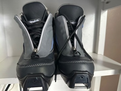 Karhu Zoom Women s Cross Country glider Ski Boots Black Blue US 7.5 / 8
