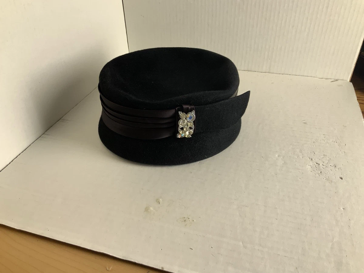 Vintage 1960s mod style velour women’s hat luxury Vintage Women Bowler Hat, 1950s-1960s Hat, Fedora Hat  main image 2