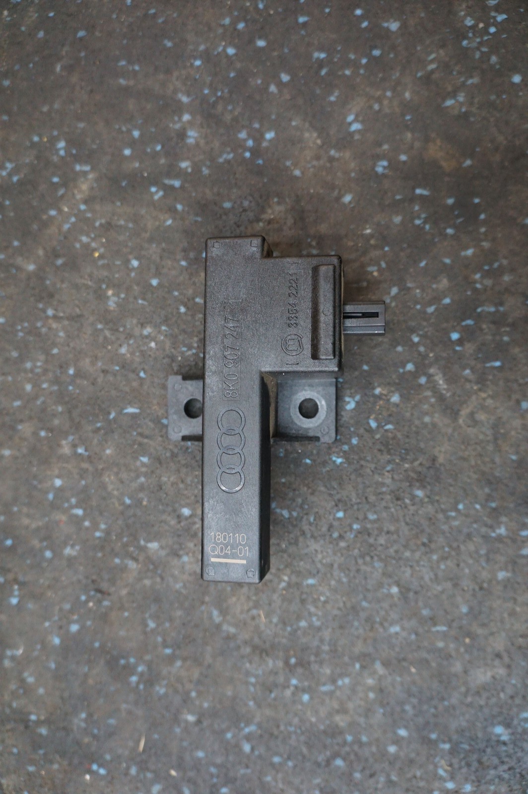 Keyless Entry Sensor OEM 8K0907247 Audi R8 2018