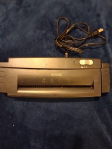 Aurora AS680S 6 Sheet Strip-cut Paper/Credit Card Shredder