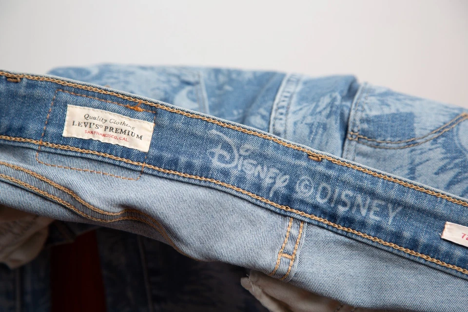 Jeans personalizados con estampado Levi’s + Disney Foto 4 de 4