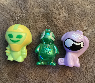 3 Piece Lot of GoGo Crazy Bones Plastic Figures by Magic Box Int. - Pre-owned