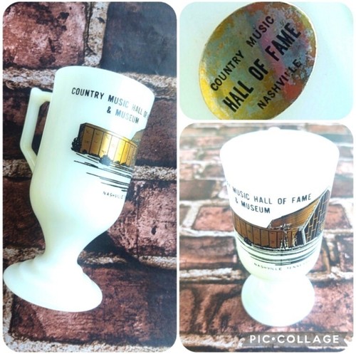 Vintage Country Music Hall Of Fame Milchglas Standbecher Metallanhänger Bronze - Bild 1 von 6