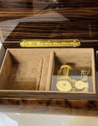 Vintage italienische Intarsien Lack Holz Musik Schmuckschatulle spielt MUSIK DER NACHT - Bild 17 von 23