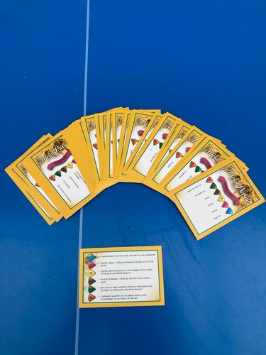 Lot De 50 Cartes Trivial Pursuit Édition Famille - 300 Questions - Occasion Mais En Bon état !