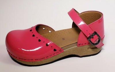 pink clogs dansko
