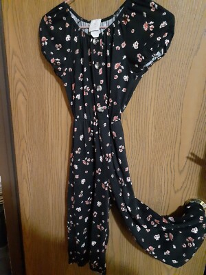 Girls Jumpsuit Size 10/12 Collotes Romper Heart & Arrow Flowered Pattern Stretch