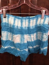 NWT Girls Size 10 Justice Blue White Tie Dye Crinkle Boho Shorts Crochet Trim