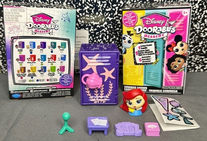 Jasmine - Disney Doorables Academy Surprise Locker 7 Piece Toy Set