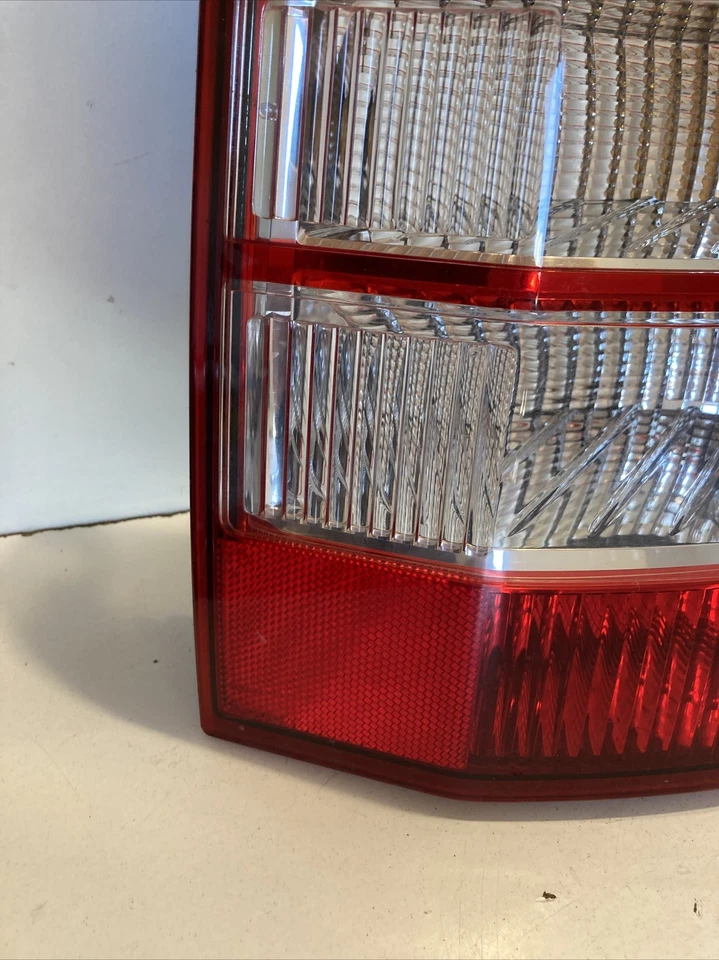 Luz trasera derecha Jeep Compass Hella 222138 genuina 2,0 Crd 2009 Foto 4 de 4