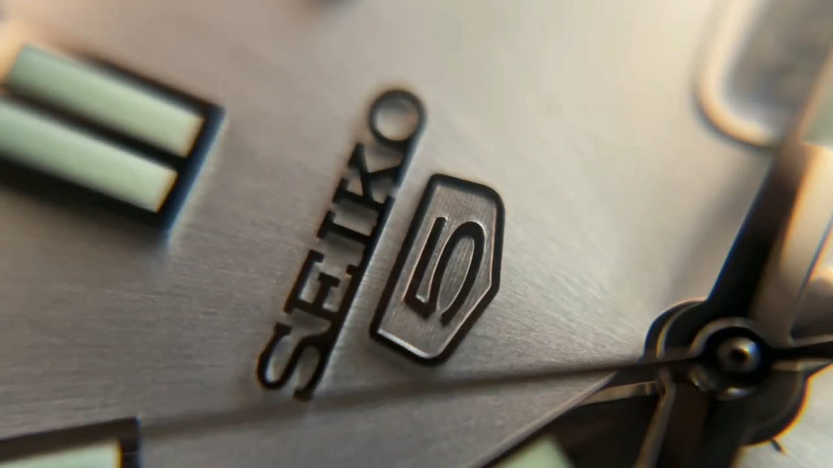 Seiko 5 Automatic Silver Dial Silver Steel Band SNXS73J1 Seiko 5 Automatic Silver Dial Silver Steel Band SNXS73J1