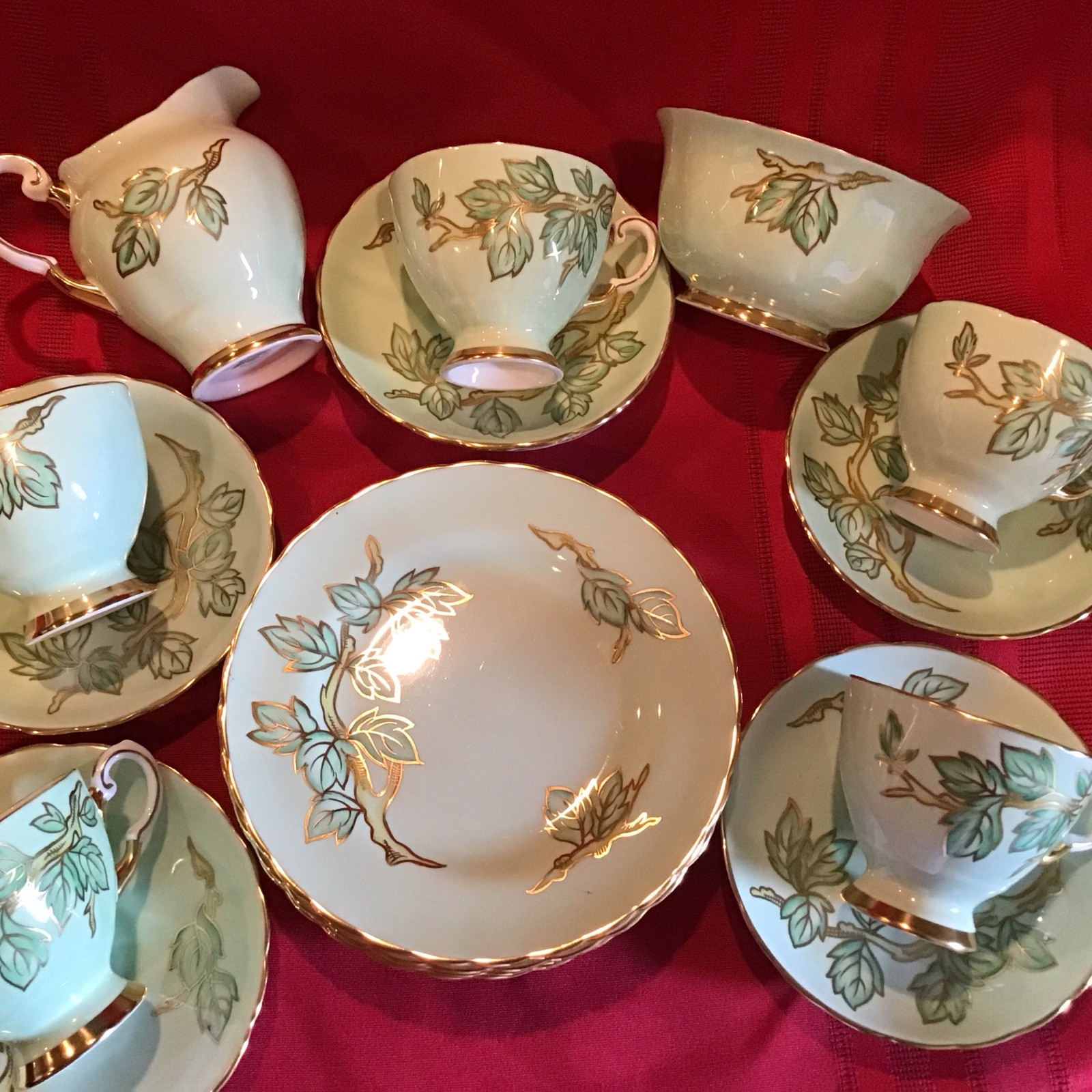 ROYAL TUSCAN DESSERT SET