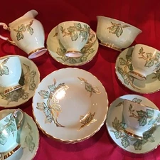 ROYAL TUSCAN DESSERT SET