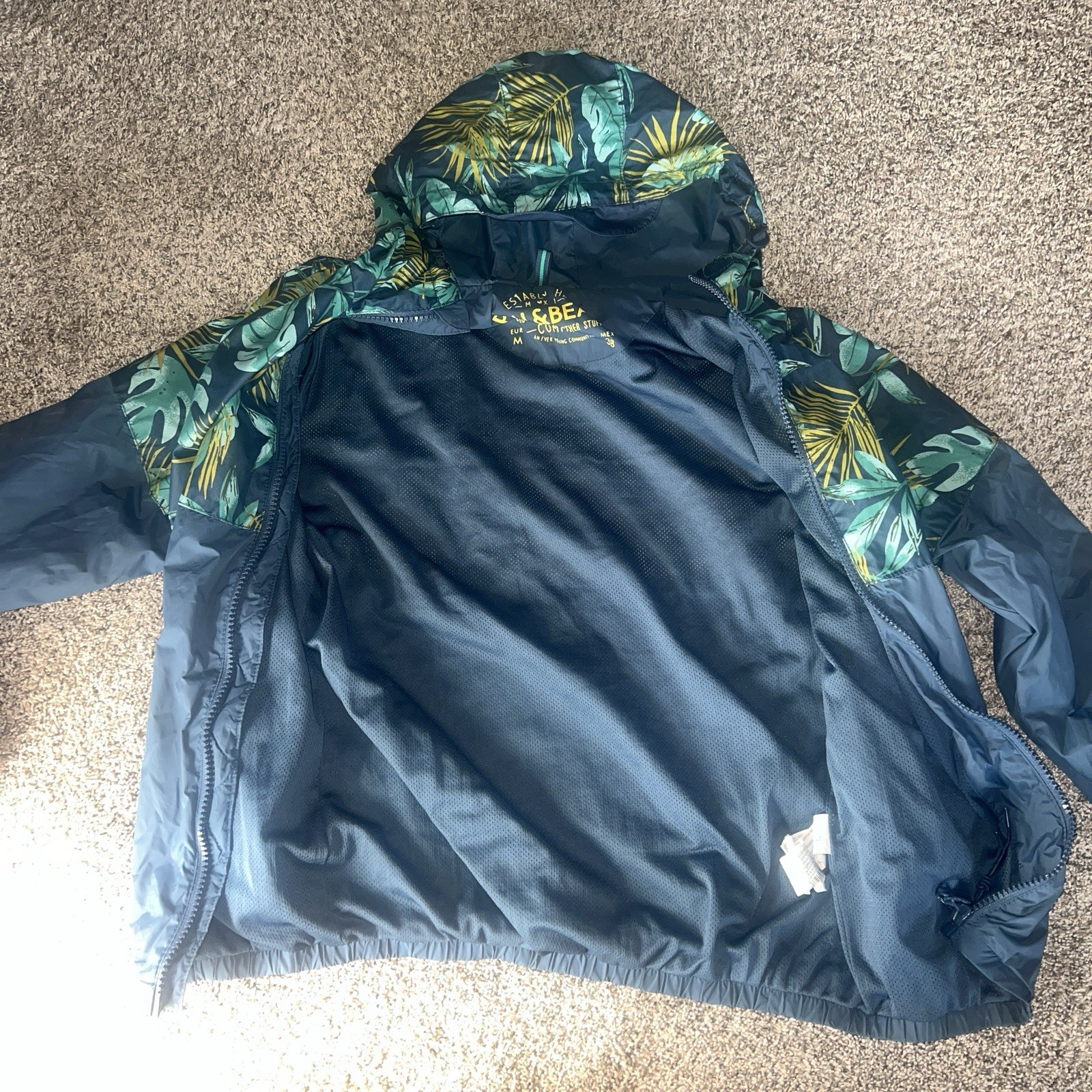 Pull& Bear Windbreaker/ Light Weight Bomber Jacke… - image 3