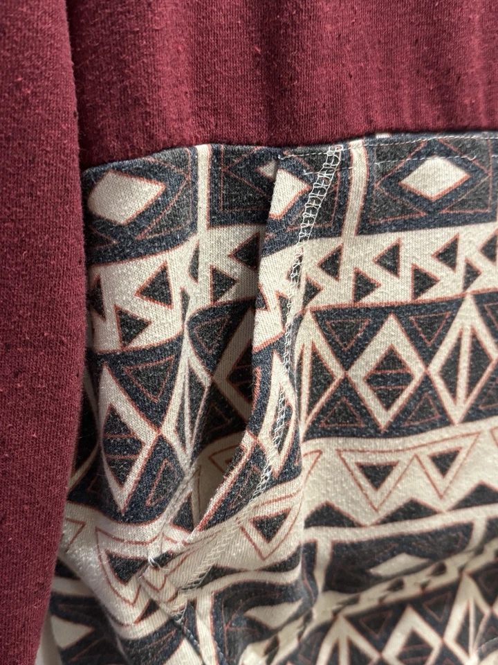 On The Byas Men's Medium Pullover Hoodie Burgundy Geometric Design Pocket Pouch - Image 4 of 4