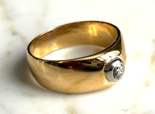 BAGUE en OR 18 CARATS ( 7 16 grms ) avec DIAMANT