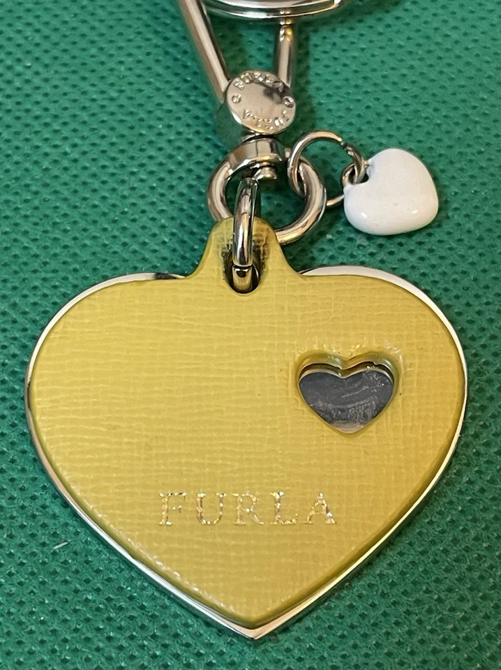 FURLA желтый сердце формы кожи золотистый брелок сумка ярлык держатель сделано в Италии - Изображение 3 из 4
